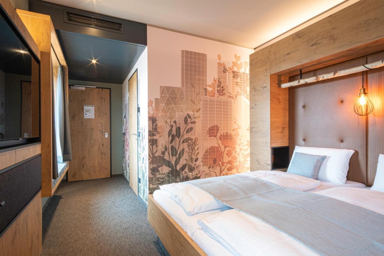 RiKu HOTEL Reutlingen Eksteriør billede