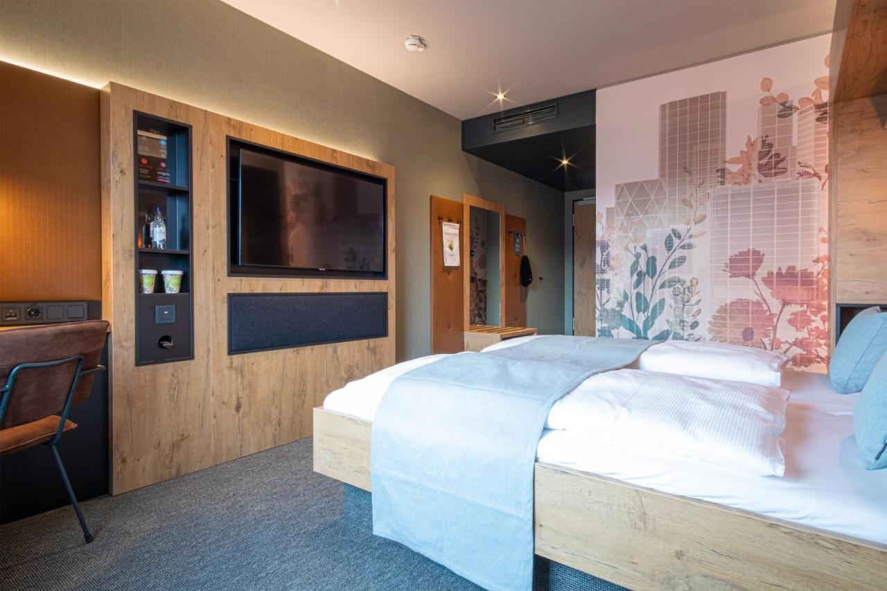 RiKu HOTEL Reutlingen Eksteriør billede